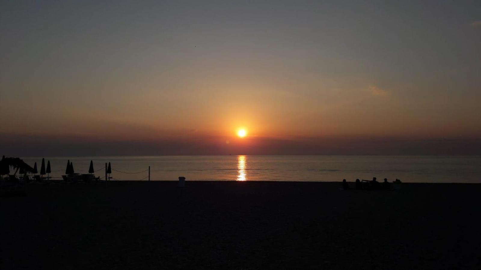 Appartamento Sopra Il Mare ชิวิตาโนวา มาร์เค ภายนอก รูปภาพ